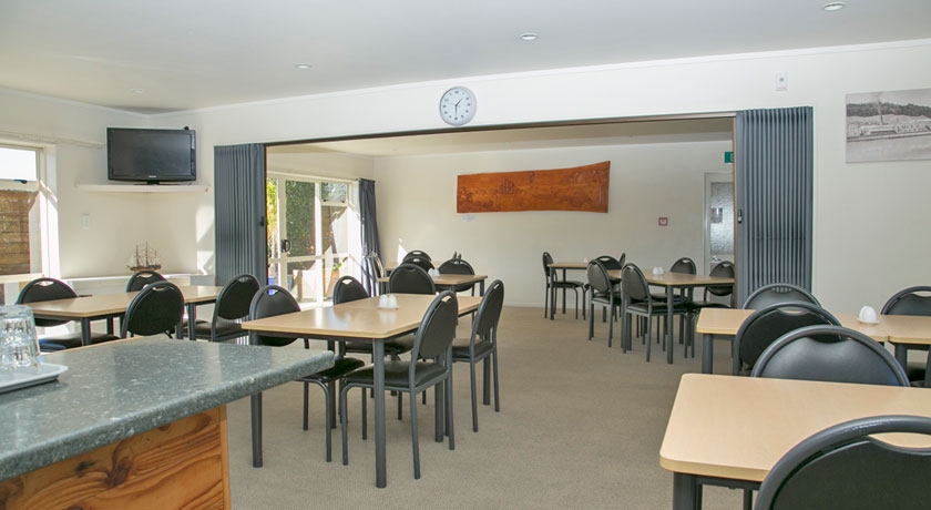 only motel with licensed restaurant in Gisborne